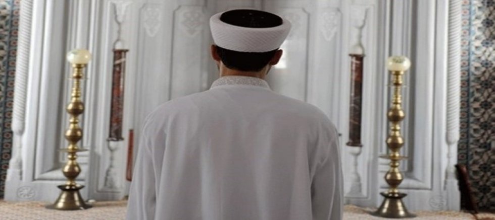Kayseri'de camide vaaz veren imam, kadınları hedef aldı: 'Kadınlarımız soyundukça soyunuyor'