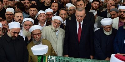 Bir cemaat iki 'şeyh': İsmailağa'nın yeni liderini Erdoğan'ın önünde ilan ettiler