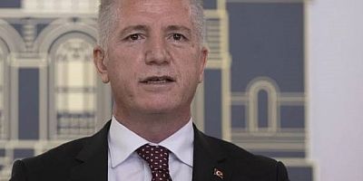 Gazeteciler ‘süpürün’ talimatını sordu, İstanbul Valisi özür diledi